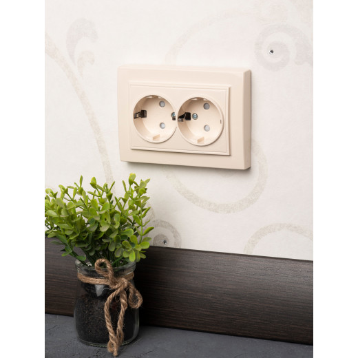 Розетка 2-мест. СП с/з 16А бежевый с защ. штор. Минск EKF