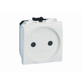 DKC Brava Электрическая розетка, без заземления, со шторками, белая, 2мод.