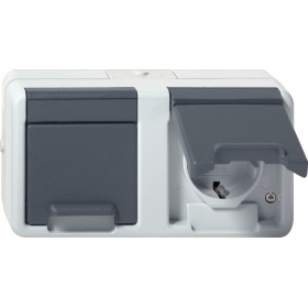 Gira Двойная розетка с з/к IP44. горизонтальный блок