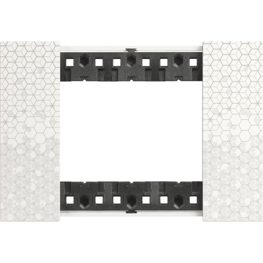 LIVING NOW. Декоративная рамка 3 модуля.Цвет 