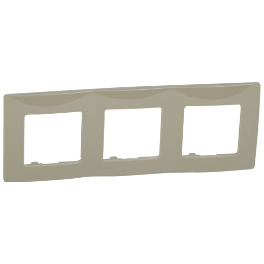 Рамка 3 поста - Legrand Etika - слоновая кость
