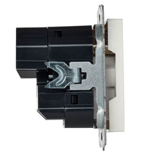 BRITE Роз. с з/к/ш 16А с USB A+C 18Вт РЮш11-1-БрБ бел. IEK