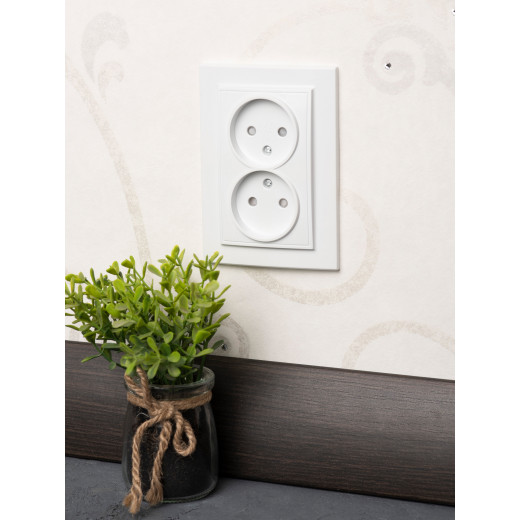 Минск Розетка 2-местная СП без заземления 10А белая с защ. штор. EKF Basic