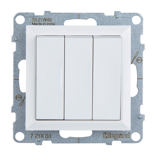 SUNO. Выключатель трехклавишный 20АХ 250В. Винтовые зажимы. Цвет 