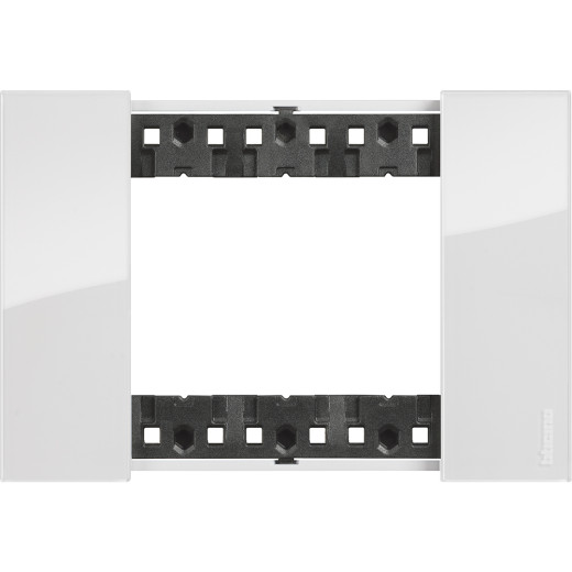 LIVING NOW. Декоративная рамка 3 модуля.Цвет 