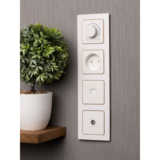 Стокгольм Рамка 4-местная белая с линией цвета шампань EKF PROxima