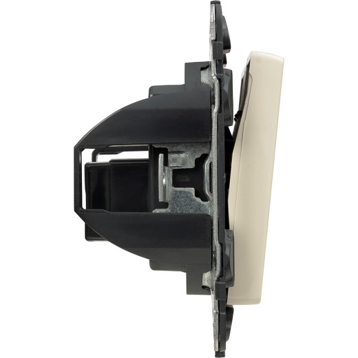 Valena LIFE.Выключатель трехклавишный 10АХ 250В с лицевой панелью.Винтовые зажимы.Слоновая кость