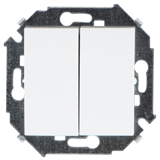 Simon 15 Белый Выключатель 2-кл проходной (переключатель), 16А, 250В, винт.зажим