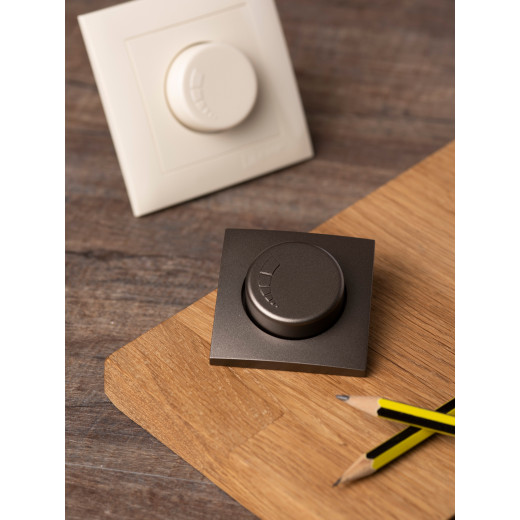 Валенсия лицевая панель светорегулятора 600W 220В графит EKF PROxima