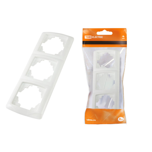 Рамка 3-х постовая горизонтальная белая 