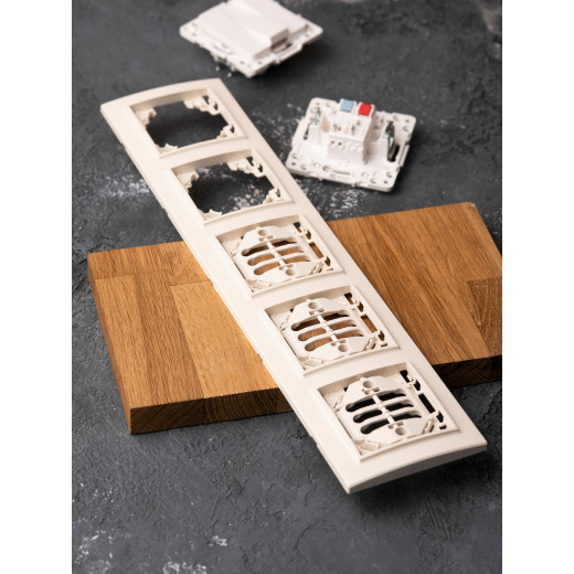 Рамка 5-местная горизонтальная бежевый Минск EKF