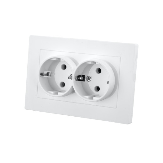 Розетка двойная 2П+З 16А 250В белая 