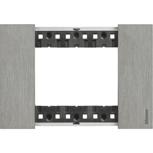 LIVING NOW. Декоративная рамка 3 модуля.Цвет 