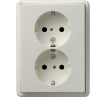Gira Двойная розетка с з/к в комплекте с рамкой