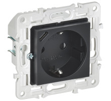 IEK SKANDY Черный Розетка с/з с защитными шторками 16А с USB C 18Вт SK-R17Bl