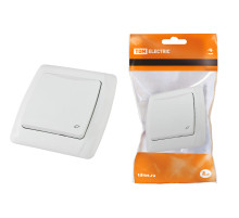 TDM Розетка с крышкой 2П+З с защитными шторками 16А 250В IP44 белая 