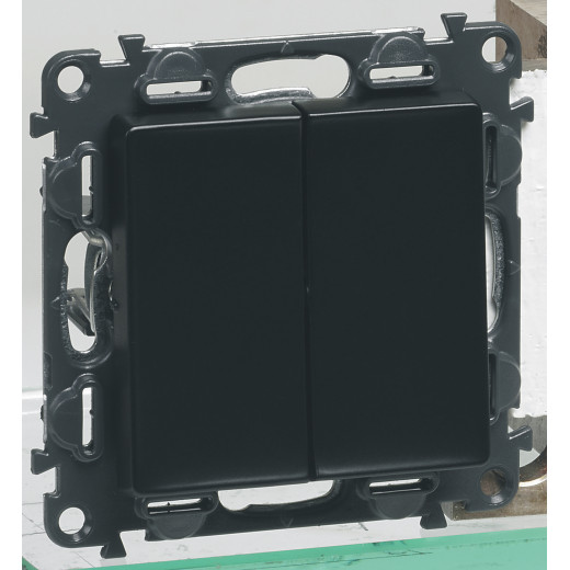 Valena IN'MATIC.Выключатель двухклавишный 10А 250В.Безвинтовые зажимы