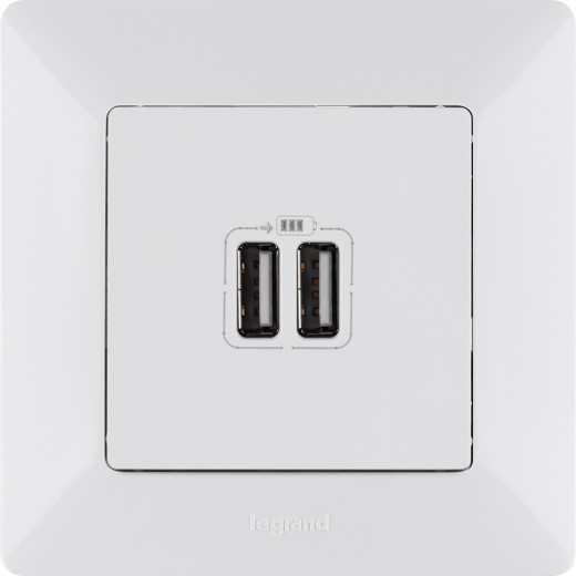 Valena LIFE.Зарядное устройство с двумя USB-разьемами 240В/5В 1500мА.С лицевой панелью.Белое