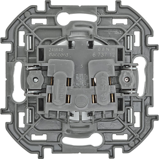 Розетка без заземления - Legrand/Daccord Inspiria - без шторок 16А 250В винтовые зажимы - алюминий