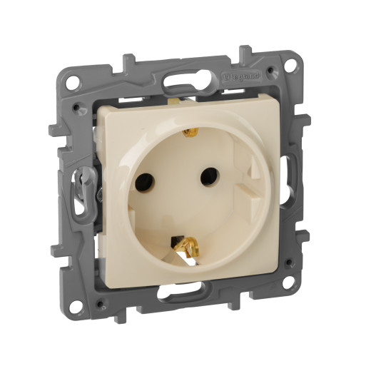 Розетка с заземлением - Legrand Etika - со шторками 16А 250В винтовые зажимы - слоновая кость