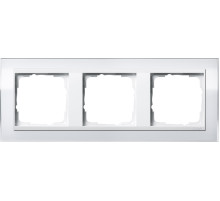 Gira Event Clear Бел/Бел.глянц. Рамка 3-ая