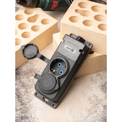 Роз. (колодка) двухмест. с защит. крышками каучуковая 230В 2P+PE 16A IP44 EKF PRO