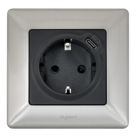 Legrand Valena LIFE Black. Силовая розетка 2К+З 16А 250В с защитными шторками. Безвинтовые зажимы. С лицевой панелью. Антрацит..