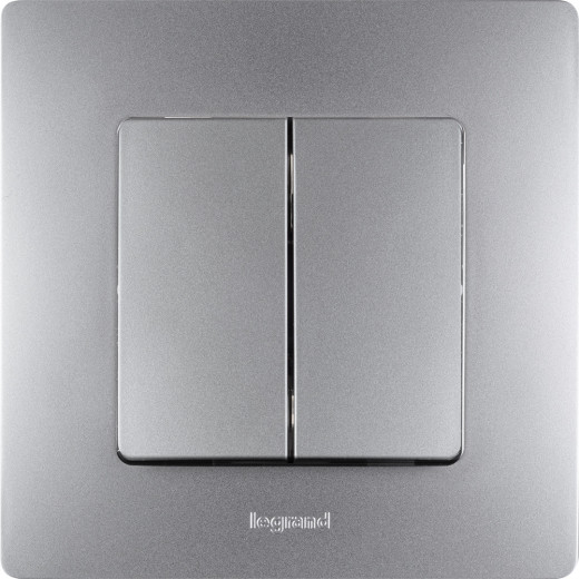 Выключатель двухклавишный - Legrand Etika - 10А 250В безвинтовые зажимы - алюминий