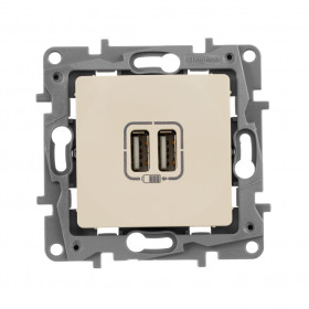 Legrand Etika Слоновая кость Розетка USB 2-ая 240В/5В 2400мА.