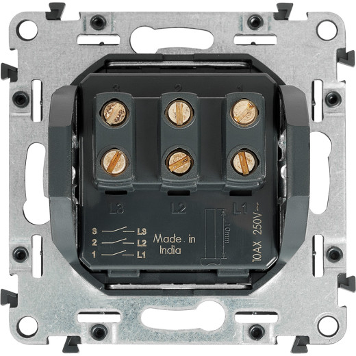 Valena IN'MATIC.Выключатель трехклавишный 10АХ 250В.Винтовые зажимы