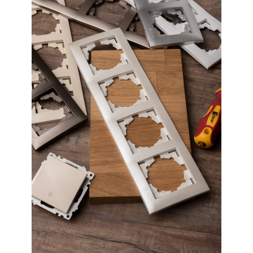 Валенсия Рамка 4-местная жемчуг EKF