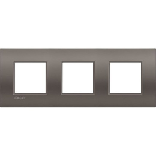 Livinglight. Рамка Air, немецкий стандарт 2+2+2 мод. Цвет 