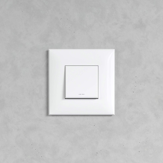 Кнопка одноклавишная в стену, Avanti, белое облако