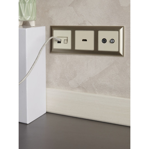 BRITE Рамка 3-мест. РУ-3-Бр беж./шамп. IEK