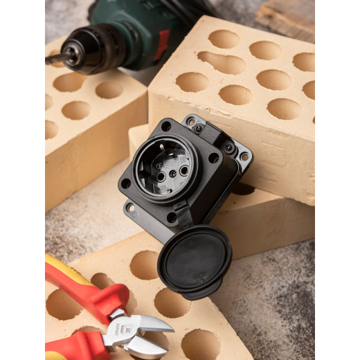 Роз. (колодка) одномест. с защит. крышкой каучуковая 230В 2P+PE 16A IP44 EKF Марс