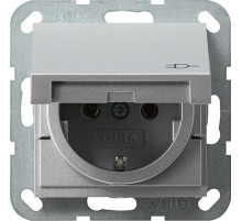 Gira S-55 Алюминий Розетка с/з с крышкой