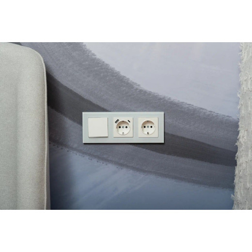 BRITE Рамка 3-мест. РУ-3-2-Бр стекло бел. матовый IEK