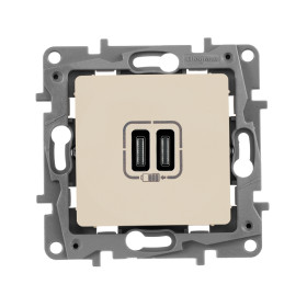 Legrand ETIKA Белая Зарядка USB C-C.