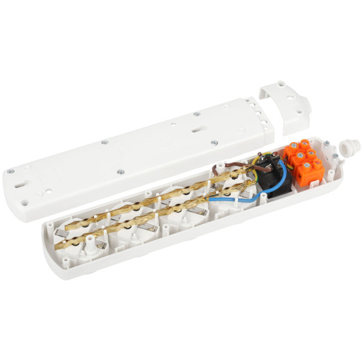 Колодка ЭРА K-4es 4 розетки с зазeмлением с выключателем белая