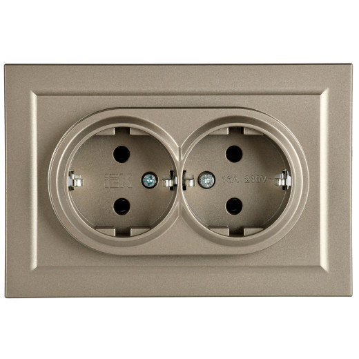 BRITE Роз. 2-я с з/к без з/ш 16А в сб. РС12-3-БрШ шамп. IEK