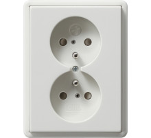 Gira Розетка двойная с заземляющим штифтом