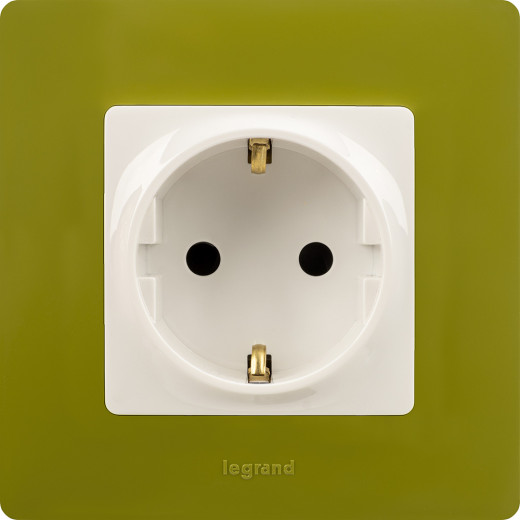 Розетка с заземлением - Legrand Etika - со шторками 16А 250В винтовые зажимы - белый