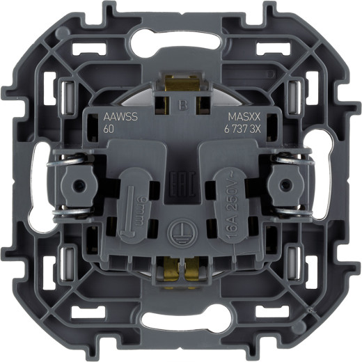 Розетка с заземлением - Legrand/Daccord Inspiria - со шторками 16А 250В винтовые зажимы - алюминий