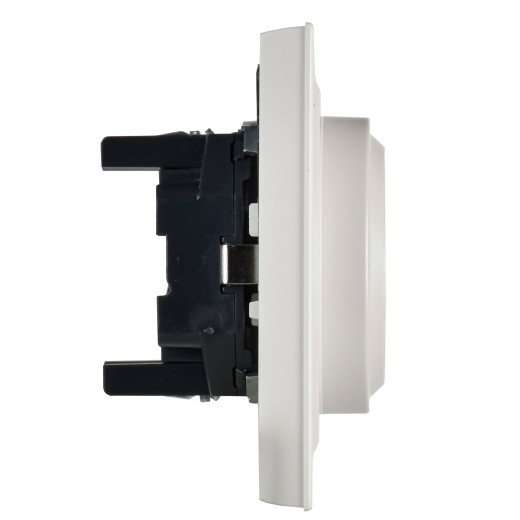 BRITE Роз. 2-я с з/к без з/ш 16А в сб. РС12-3-БрЖ жемч. IEK