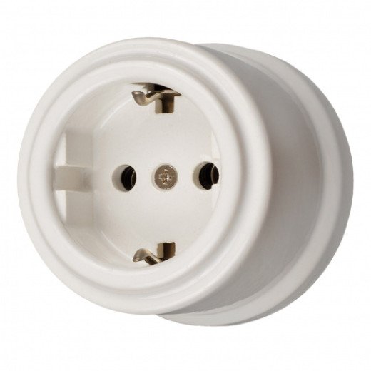Розетка с заземляющим контактом