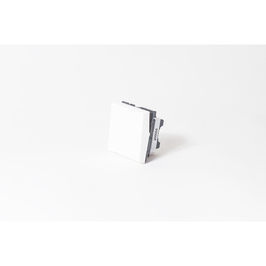 Выключатель одноклавишный 45х45 белый, с безвинтовым зажимом