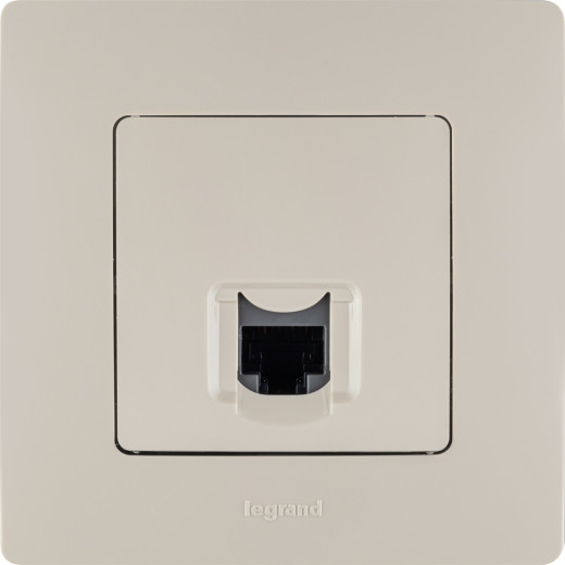 Розетка компьютерная RJ45 категория 5e UTP - Legrand Etika - слоновая кость