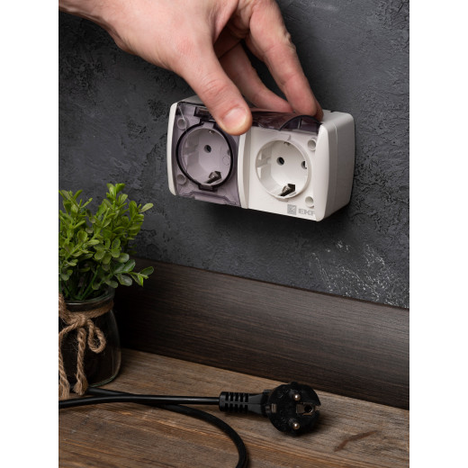 Владивосток Розетка 2-местная 16А с заземлением с прозрачной крышкой IP54 EKF