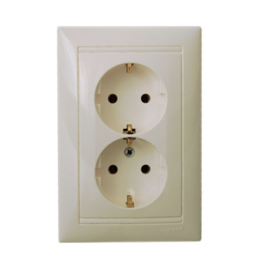 Розетка двойная с заземлением - Legrand Valena - без шторок в сборе 16А 250В винтовые зажимы - слоновая кость