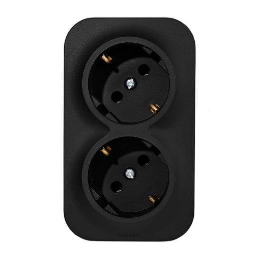 Розеточный блок двойной с заземлением - Legrand Quteo - с предварительным подключением без шторок IP20 16А 250В винтовые зажимы накладной монтаж - чёрный матовый